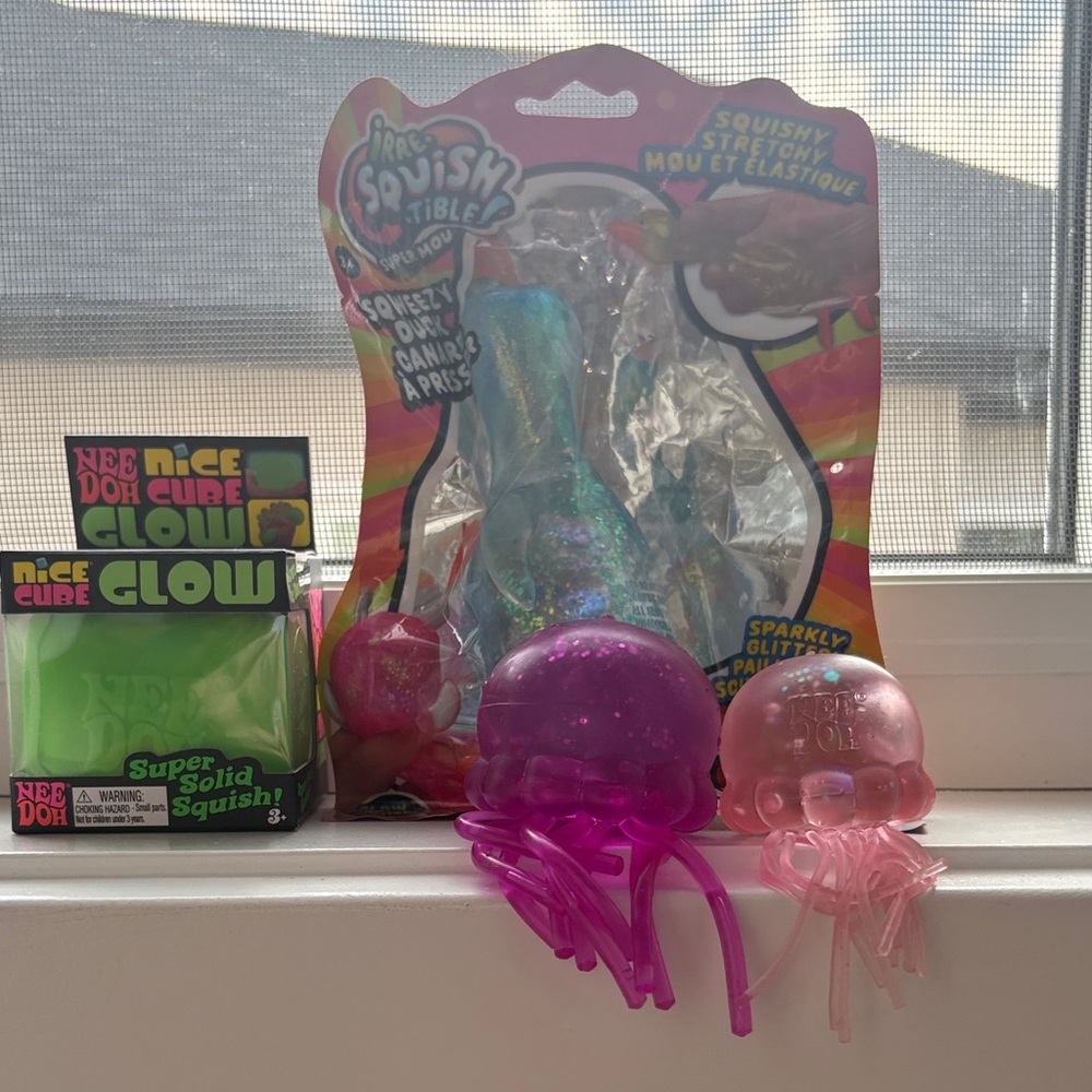 Needoh Nice cube glow, JA RU squish Viral, 3 Jellyfish squish (2 say “Needoh”)